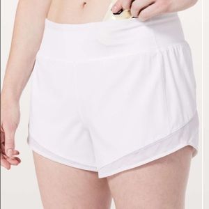 Lululemon White Gait Keeper shorts *3.5*